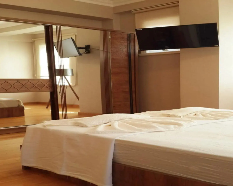 Valentine Suites Hotel