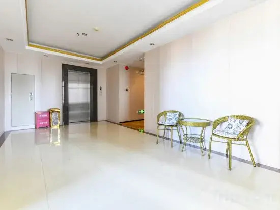 Xianglong Business Hotel