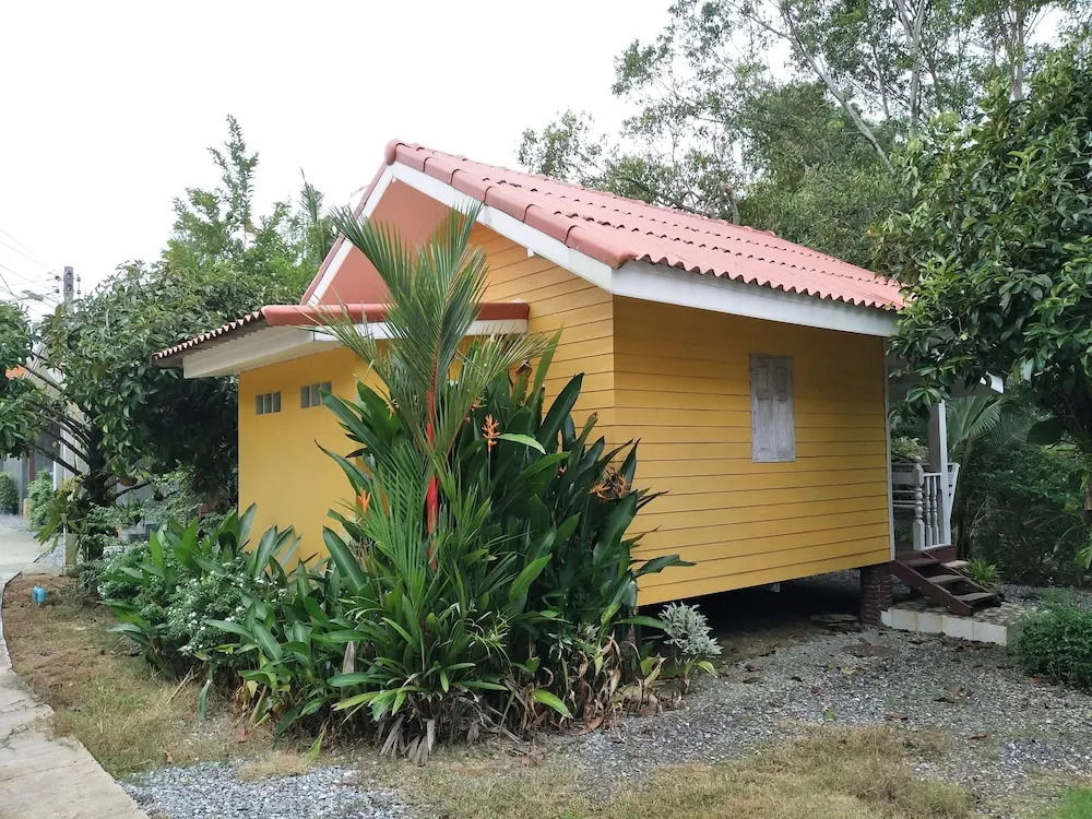 Bann Chansabai Resort