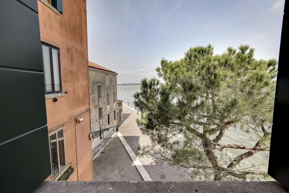 Venice Blue Lagoon