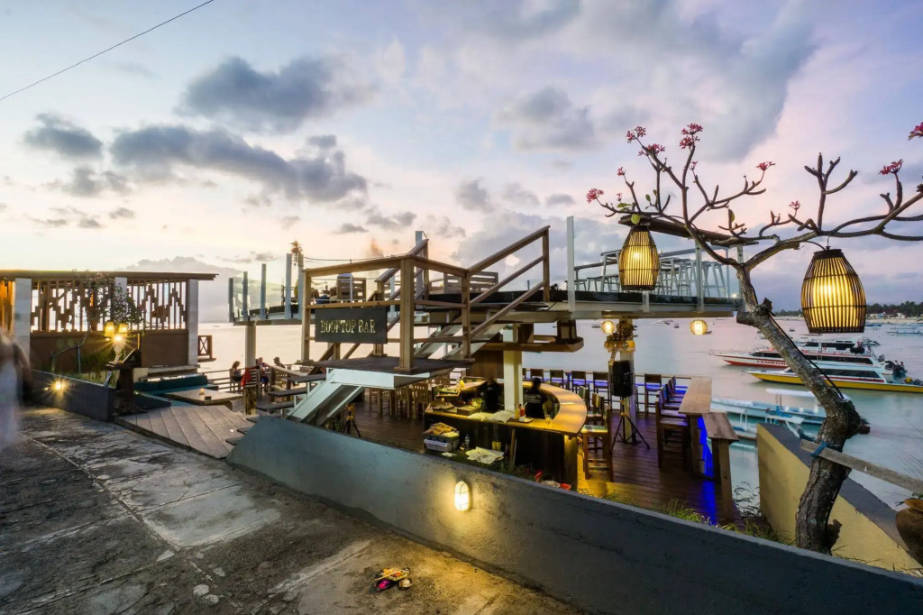 Ware Ware Surf Bungalow Lembongan