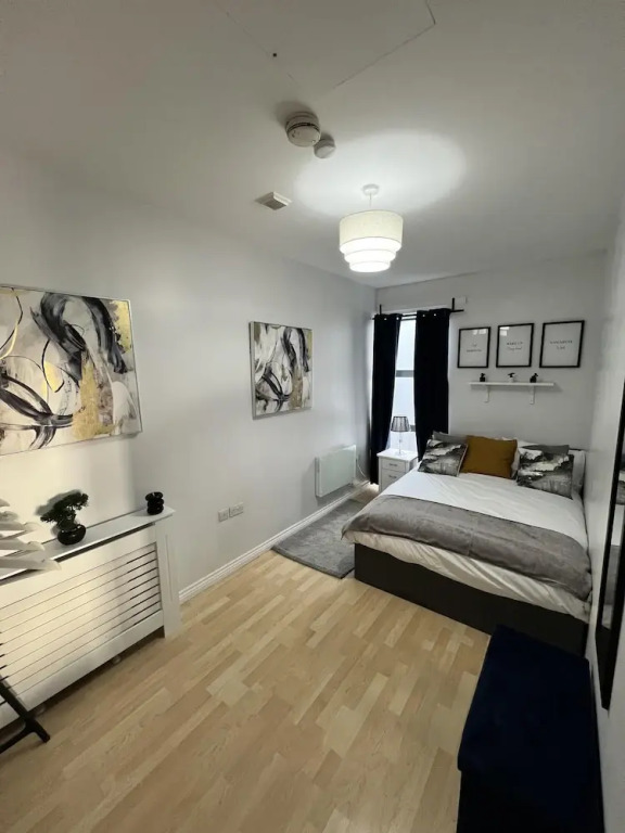 Spacious 2BR City Center Apartment