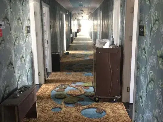 Urumqi Xinhuashun Hotel