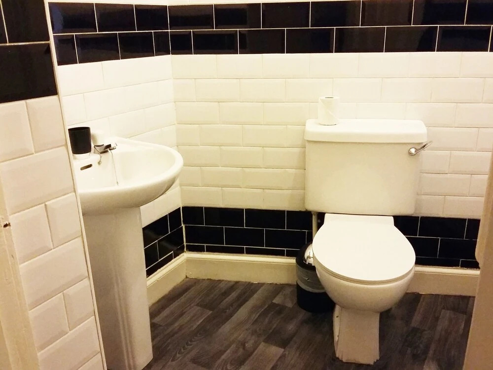 Large 3 Bed West End Apartment
