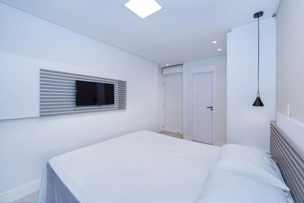 Porto Madero 201 - Apartamento no centro de Bombinhas - Rooftop com piscina e academia - À poucos metros da praia