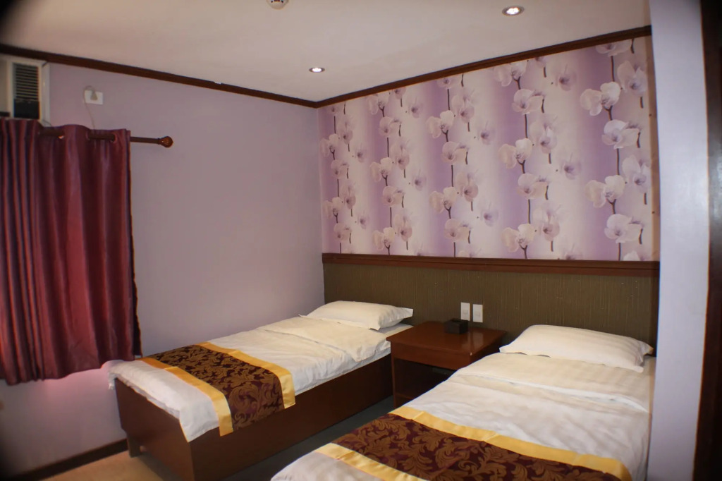 7 Days Inn