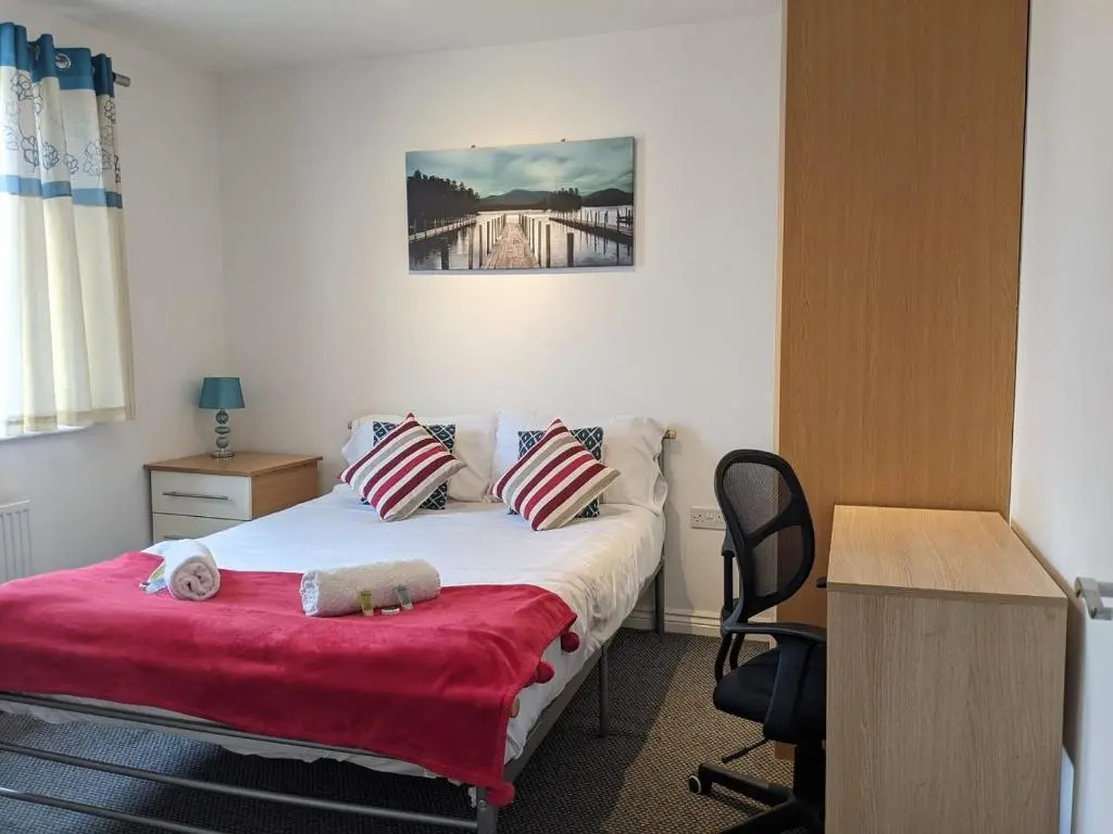 MBIZ Apartment - En-suite with Allocated Parking