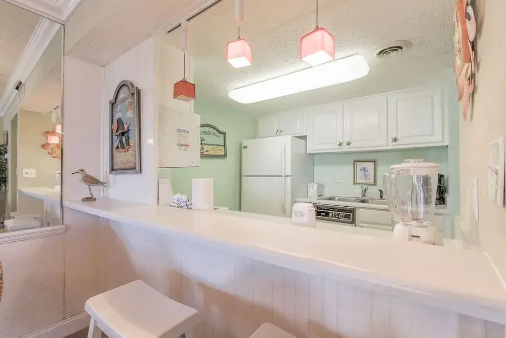 Gulf Shore Condo #313 - 1 Br condo by RedAwning