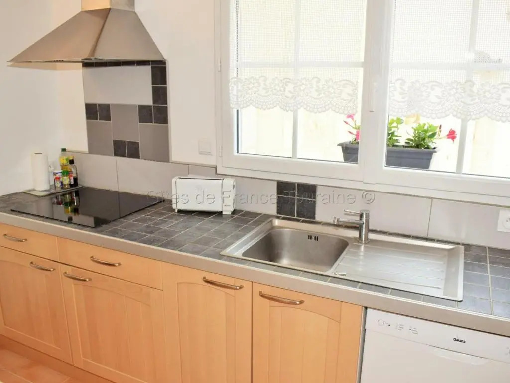 Gîte cosy en tuffeau, rénové, au cœur de la Touraine, proche châteaux, cour privative, vélos, non-fumeur - FR-1-381-209