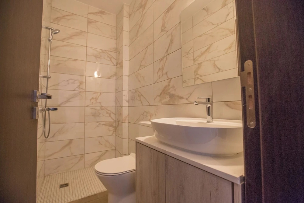 Villa Prol17, Exquisite 5bdr Villa With Pool, Close to Fig Tree Bay Beach