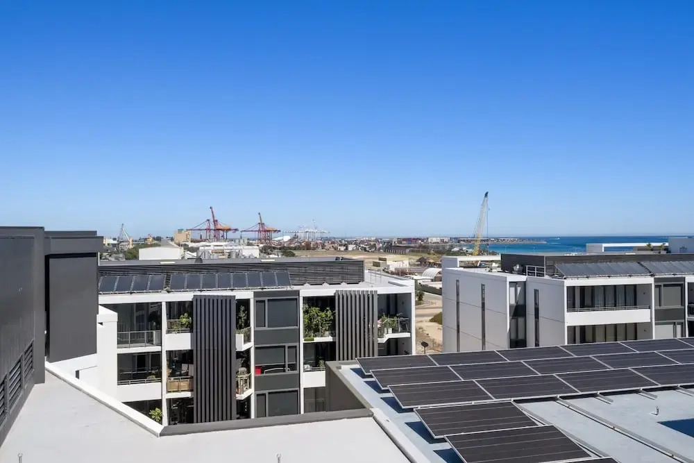 Modern Studio with Rooftop and BBQ Access