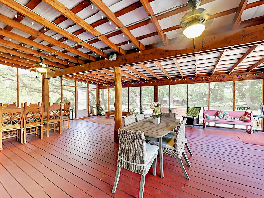 10202 Wommack Rd Cabin - 1 Br cabin by RedAwning