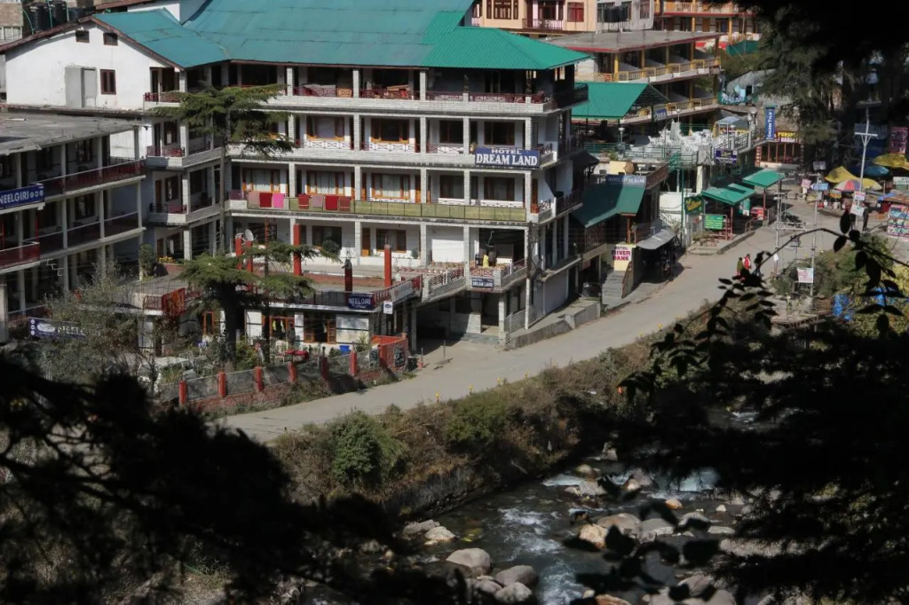 Hotel Dreamland Riverside (Old Manali)