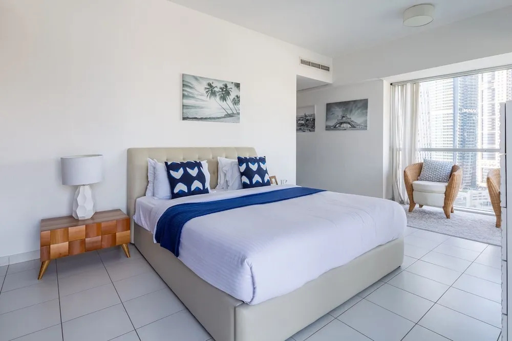 Gorgeous and Spacious 3BR With Full Marina Views!