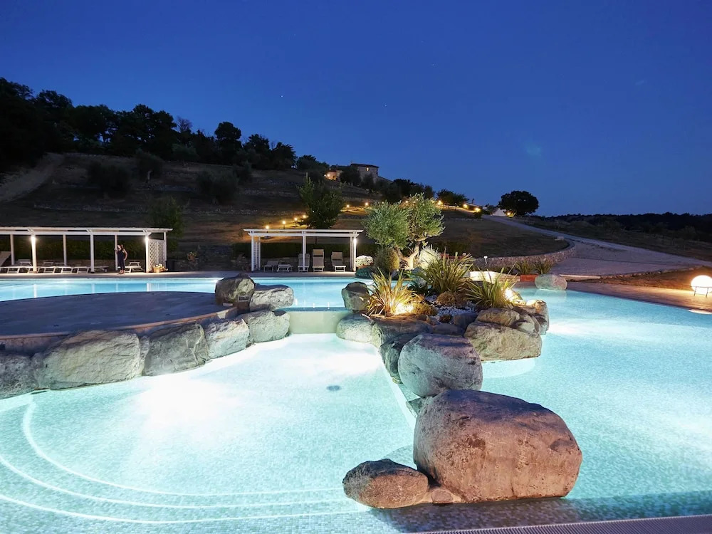 Ethereal Holiday Home in Arcidosso with Hot Tub