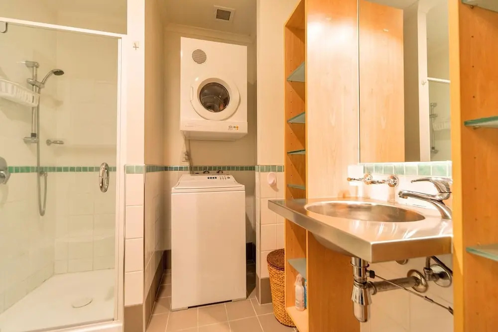 QV Absolute Waterfront Apartment - 379