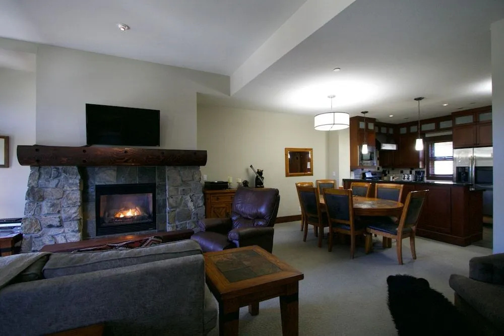 Juniper Crest 6 3 Bedroom Townhouse by RedAwning