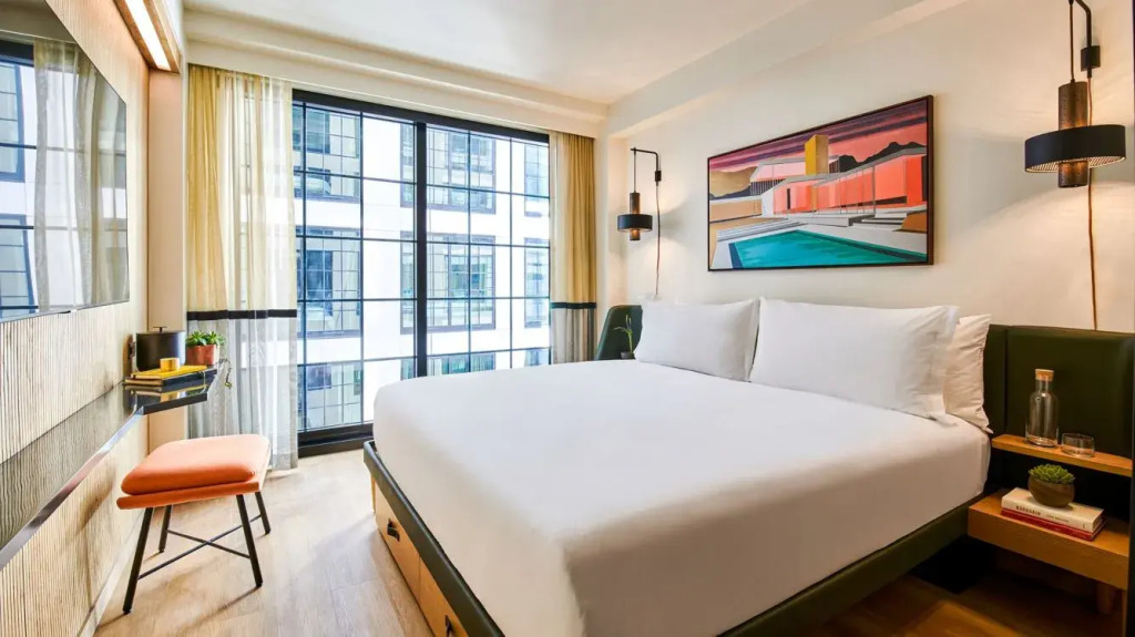 HOLLYWOOD VOLUME, a Tribute Portfolio Hotel