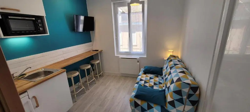 Appartement studio 100m de la plage.