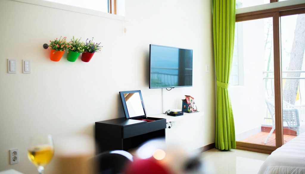 Sea & Pine Pension