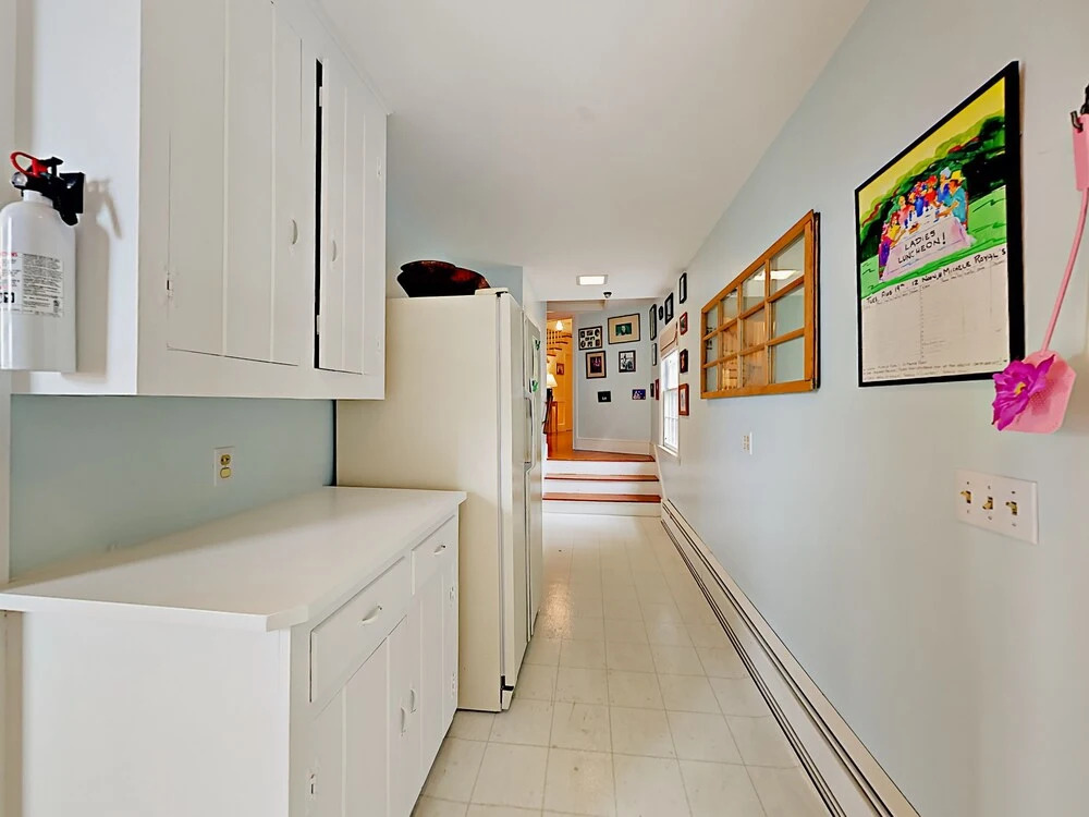 Family-friendly 4br W/ Ocean Views 4 Bedroom Home