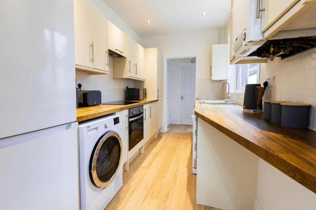 Stunning City Centre House With Hot Tub & Cinema Room