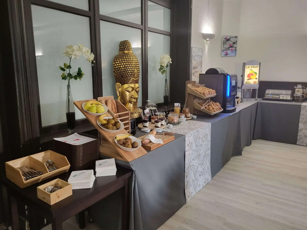 Brit Hotel Confort Auclair