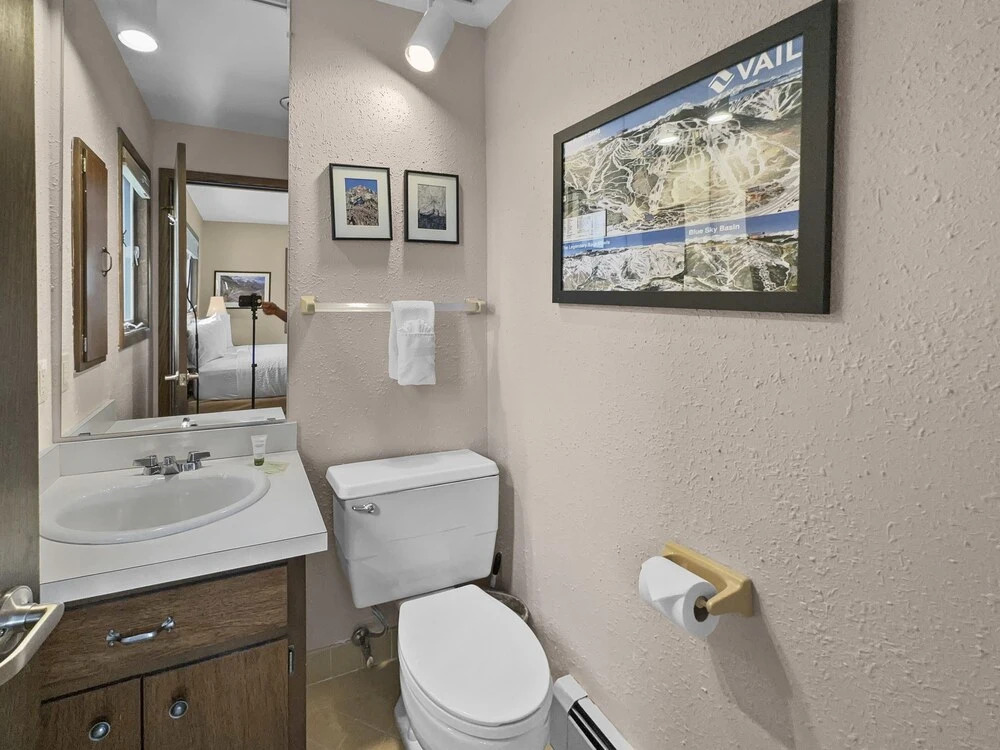 Cc12 Chateau Claire 2 Bedroom Condo by RedAwning