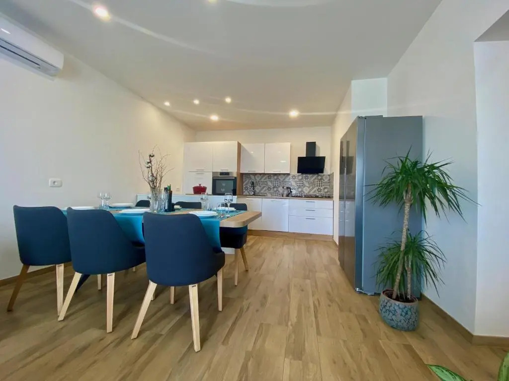 Vert Apartment