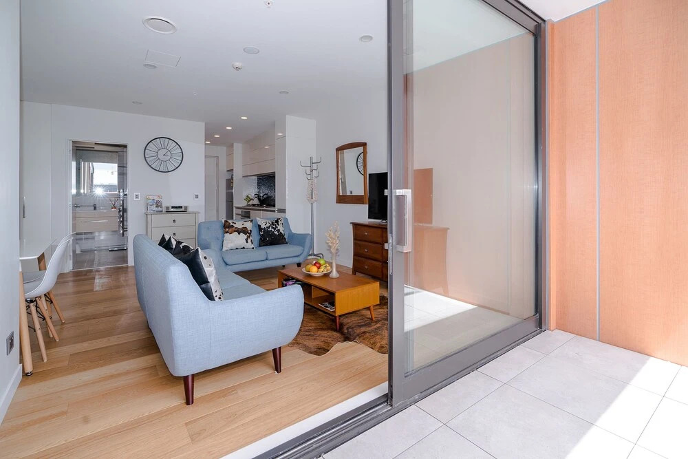Epsom Central Brand New Apartment