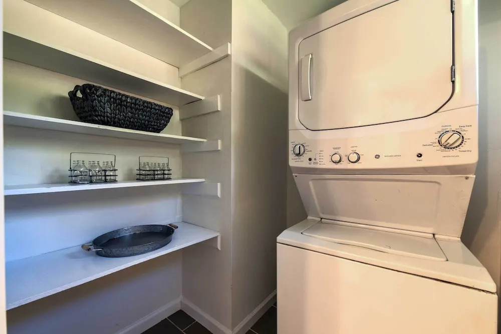 Charming Charlotte Condo - Fully Renovated!