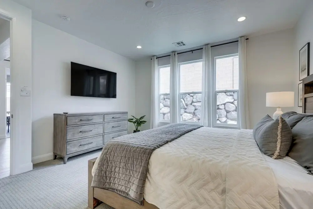 12 Mi to Sand Hollow: Spacious Home w/ Game Room