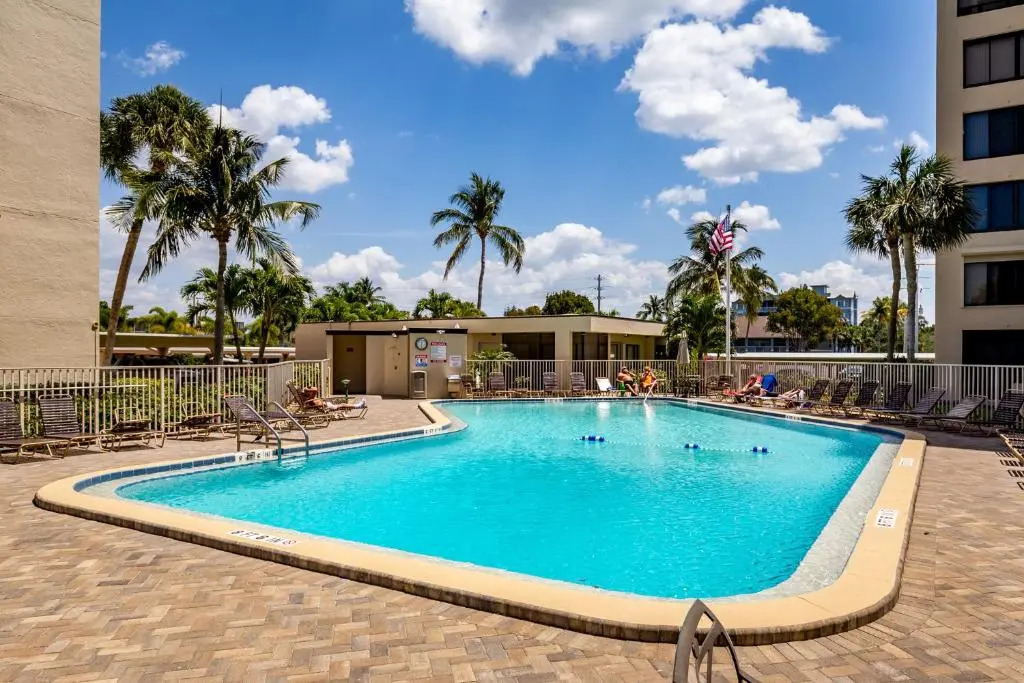 Sandarac B610, 2 Bedrooms, Pool Access, Beach Front, Sleeps 4