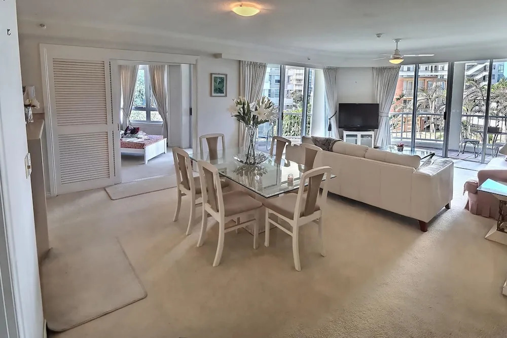 Resort-Style Apartment Opposite Beach