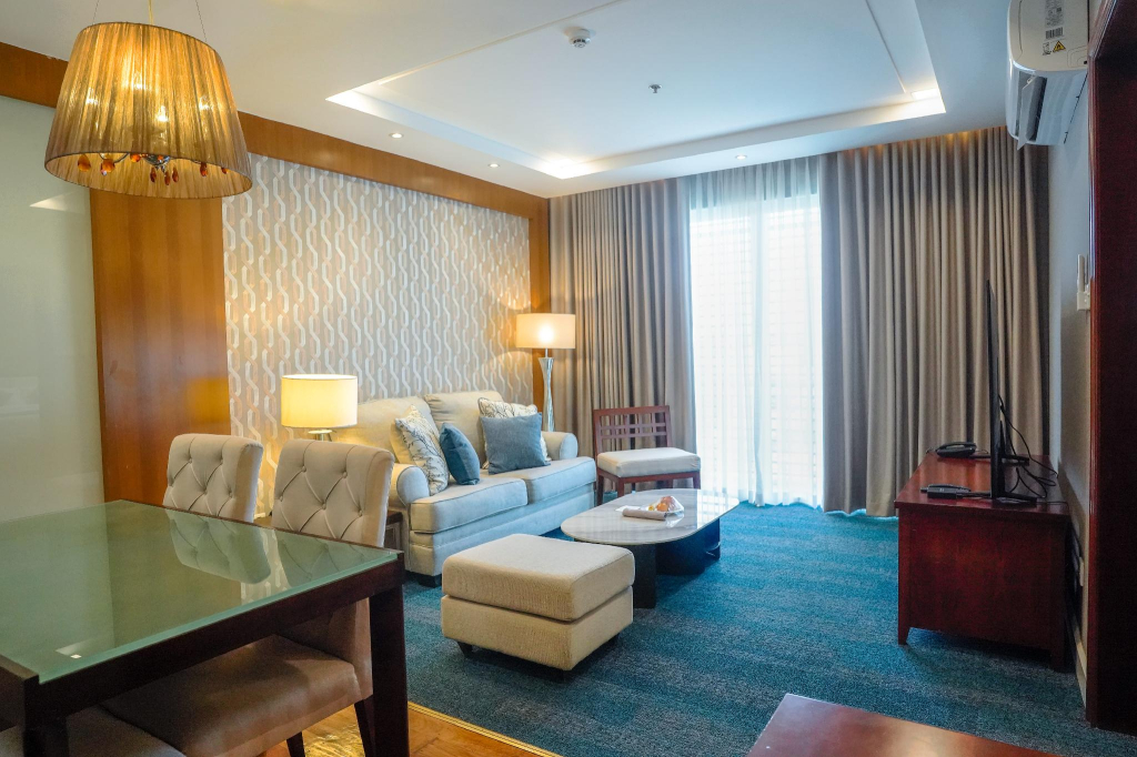 The Avenue Plaza Hotel