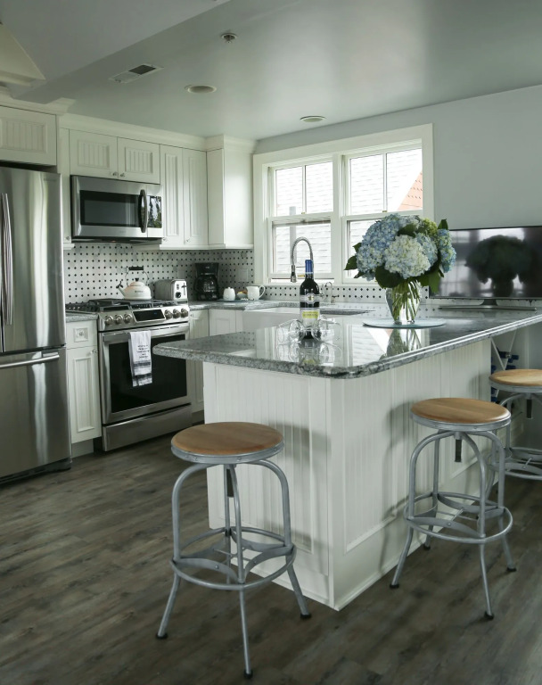 Almondy Inn Bed & Breakfast