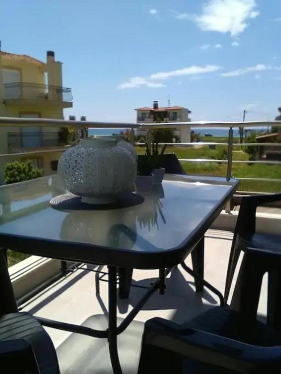 Crystallia SeaSide Maisonette by TravelPro Se...