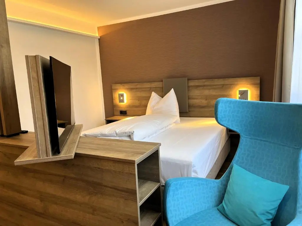 WESTSIDE Hotel
