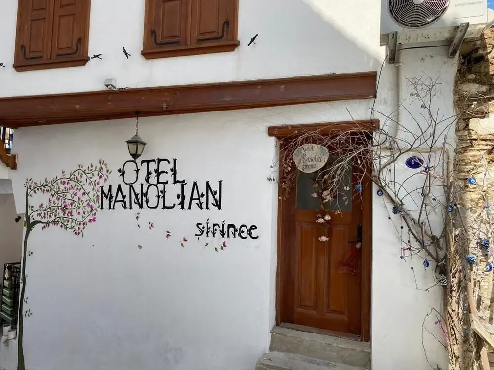 Otel Manolian