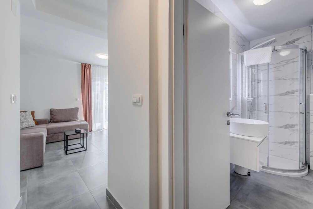 Apt With Terrace and sea View, in Heart of Split