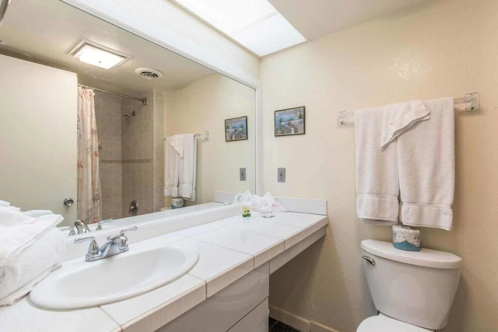 Saida Royale Condominium 9068