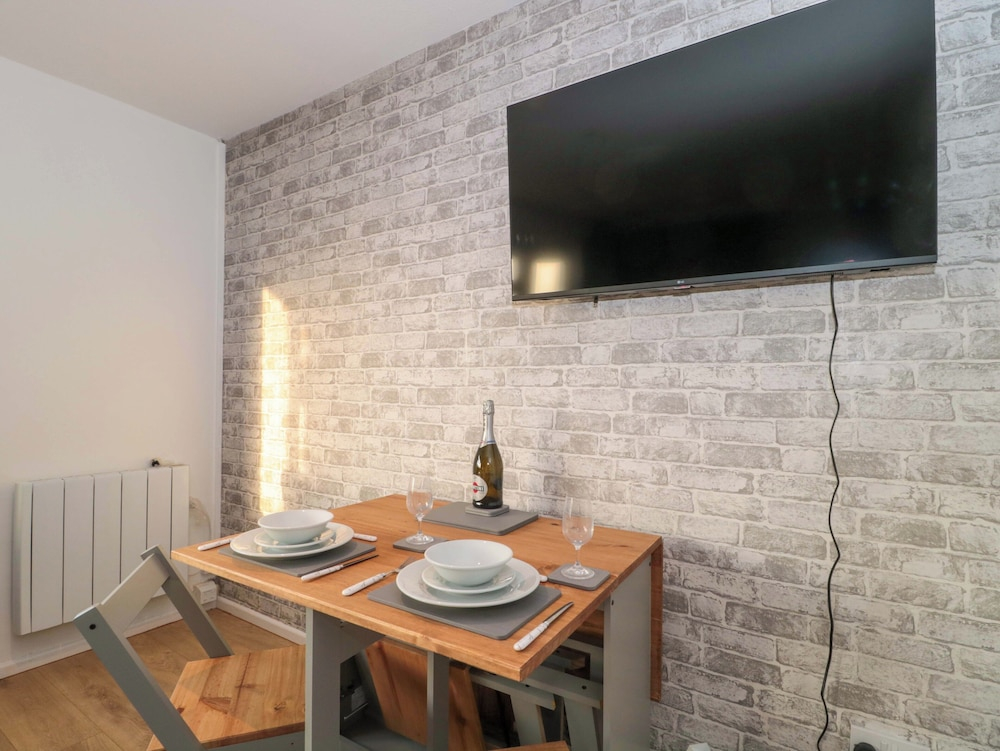 Flat 24