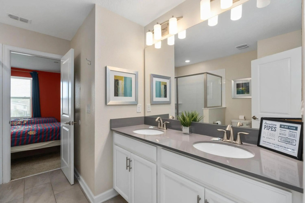 8 Bedroom Resort Style Home close to Disney.