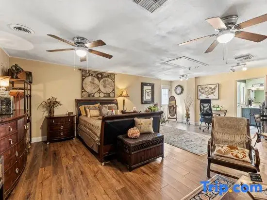 Top 1% ABNB Villa Oasis w/ Botanical Courtyard