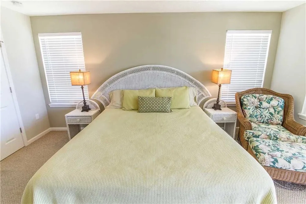 Averys Ocean Breeze B - Three Bedroom Home