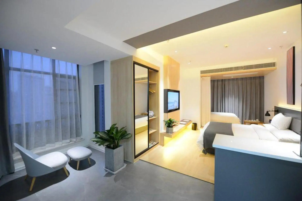 Mingchao Future Hotel (Shanghai Road Hanjiang Normal University)