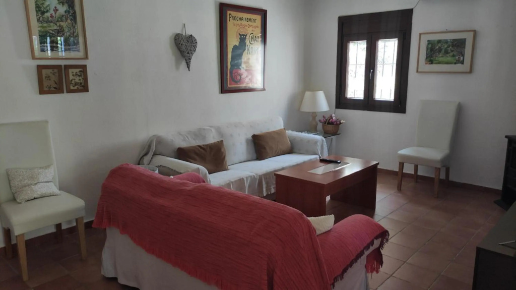 Chalet con piscina privada, natural y acogedor