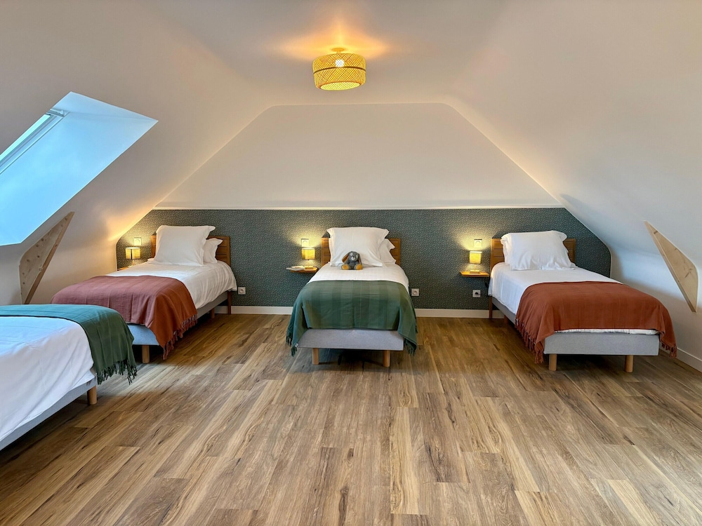 Corseul Countryside Retreat for a Family