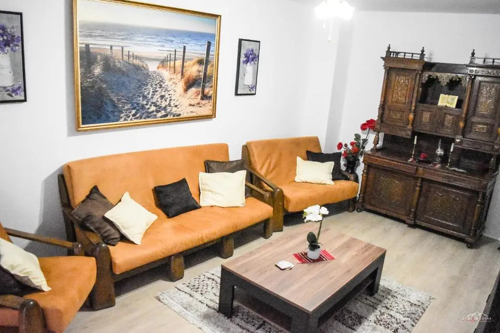 Spacious and cozy 3BD+Terrace Couples Apartment