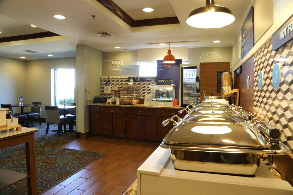 Holiday Inn Express Hotel & Suites Cleveland by IHG